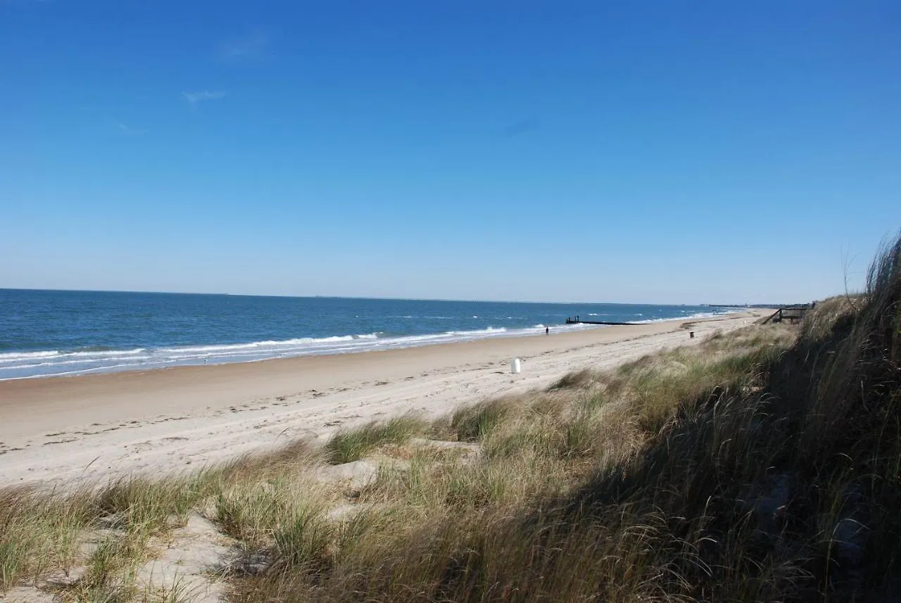Beach Lovers Delight Cottage North Camellia Acres 0*,  United States
