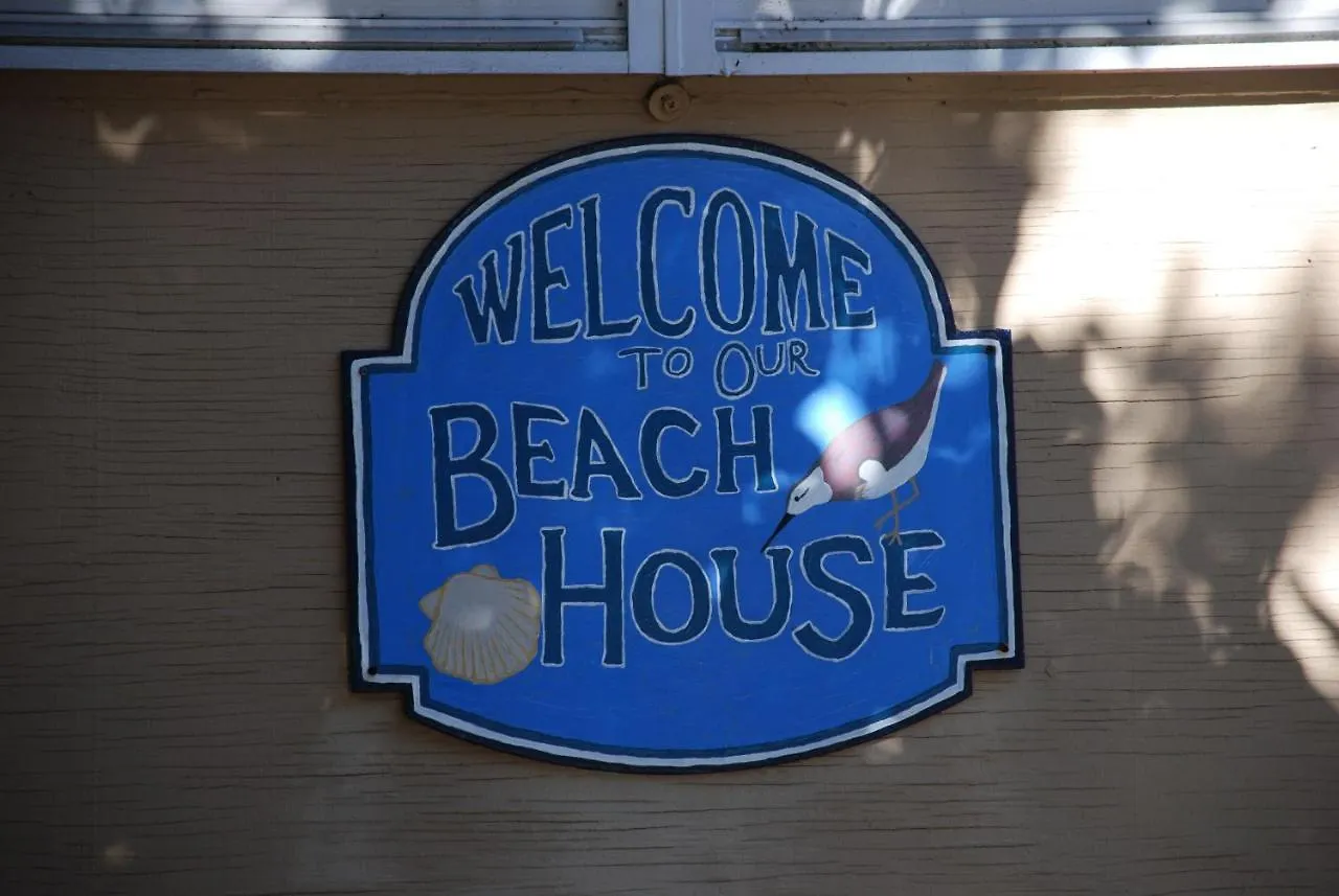 Holiday home Beach Lovers Delight Cottage North Camellia Acres