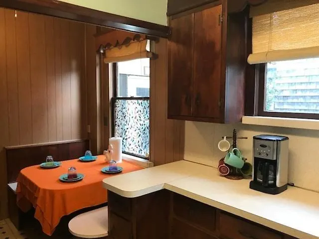 Holiday home Beach Lovers Delight Cottage North Camellia Acres United States